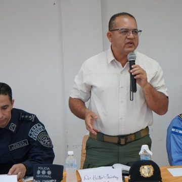 Ministro de Seguridad, anuncia que abrirán academia de fútbol en una comunidad garífuna Ministro de Seguridad, anuncia que abrirán academia de fútbol en una comunidad garífuna